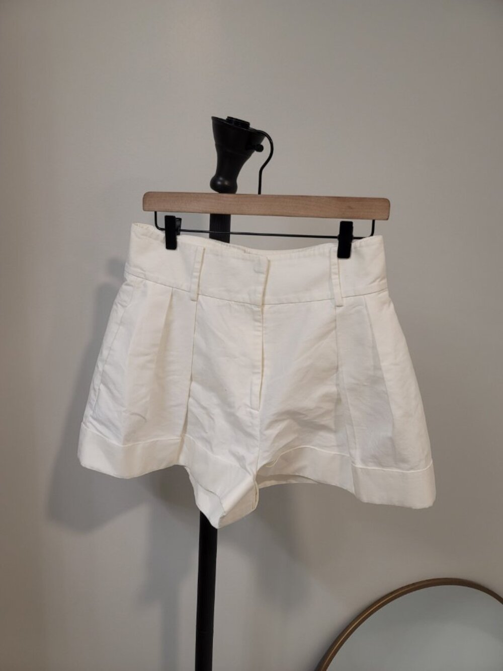 Valentino Garavani White Poplin Pleated Shorts Women Size 44